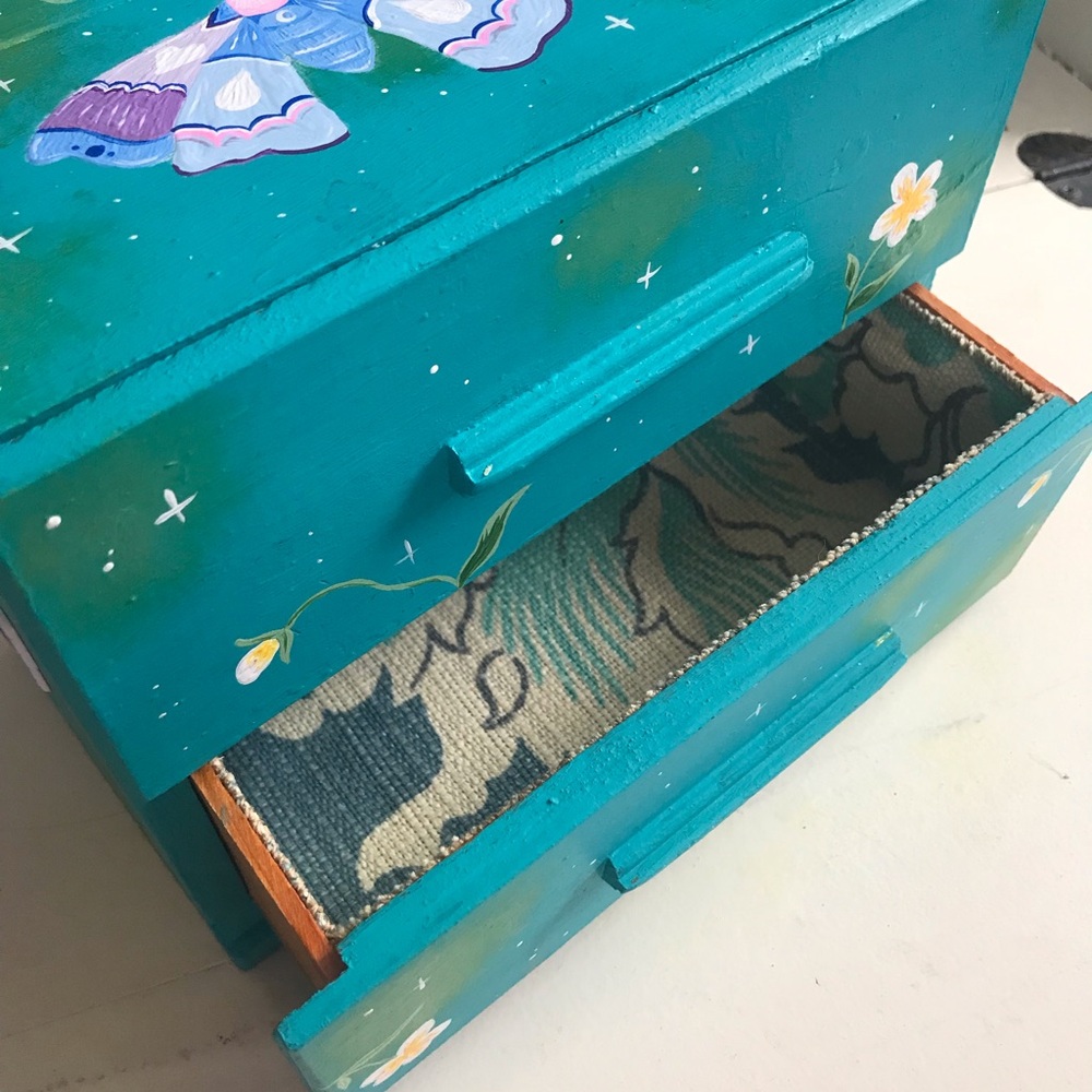 Hand-Painted Teal Jewelry Box with Floral Accents - Picture 2 of 7
